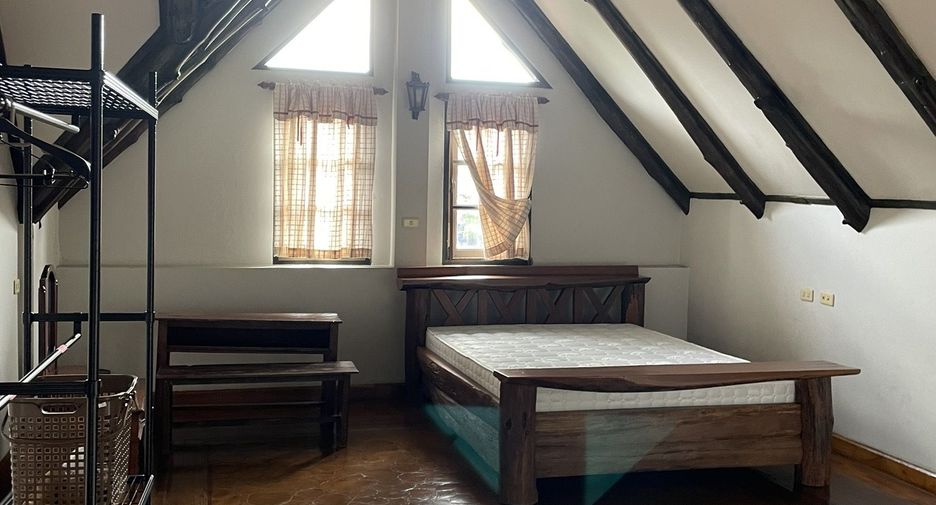 For rent 6 bedrooms villa in Mueang Chiang Mai, Chiang Mai