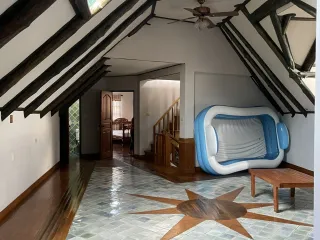 À louer 6 chambres villa à Mueang Chiang Mai, Chiang Mai