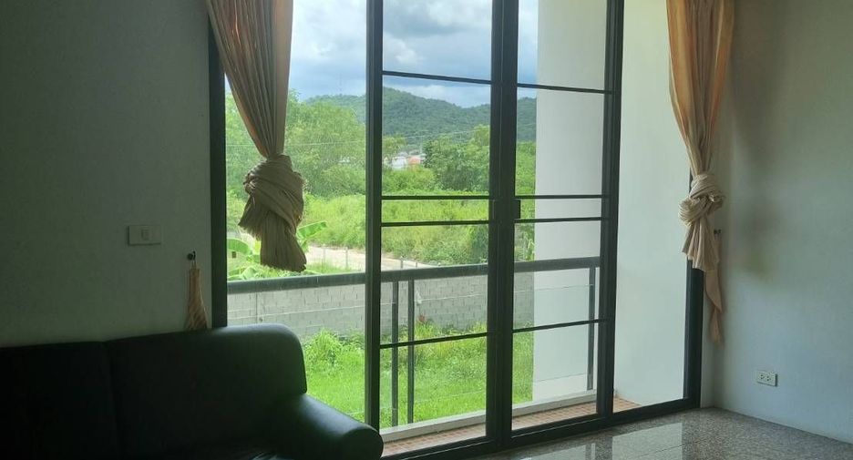 For rent 3 bedrooms townhouse in Hua Hin, Prachuap Khiri Khan