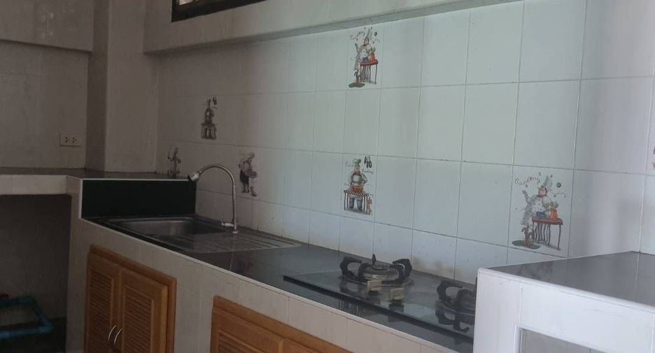 For rent 3 bedrooms townhouse in Hua Hin, Prachuap Khiri Khan