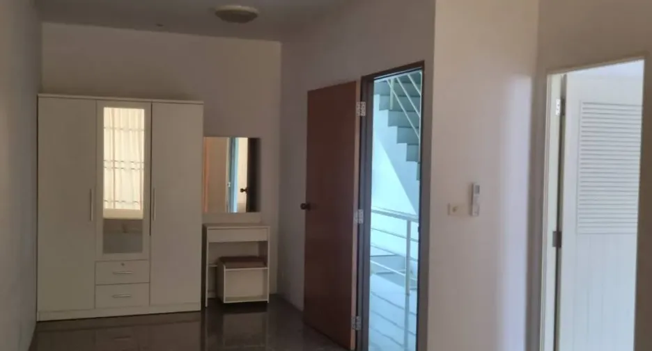 For rent 3 bedrooms townhouse in Hua Hin, Prachuap Khiri Khan