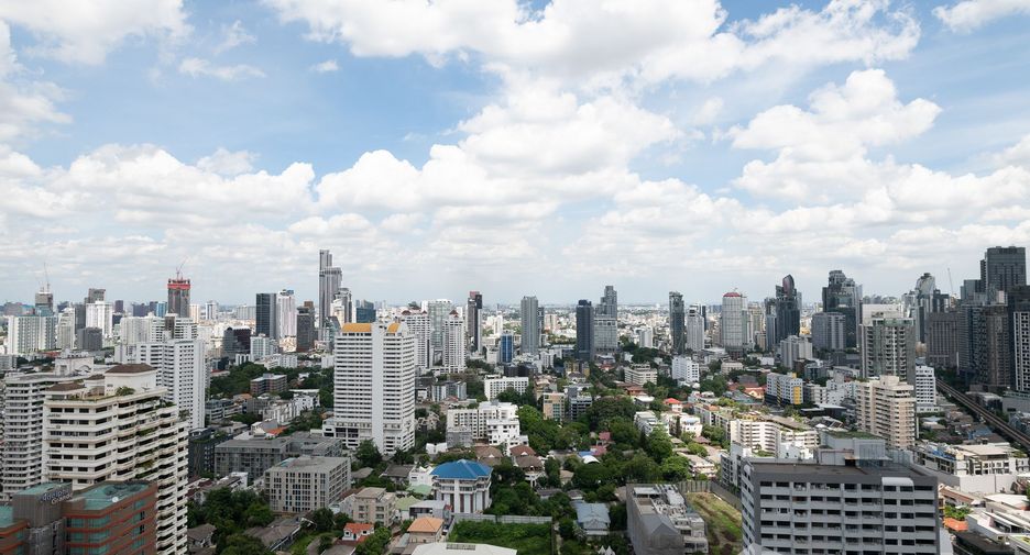 For sale 2 bedrooms condo in Khlong Toei, Bangkok