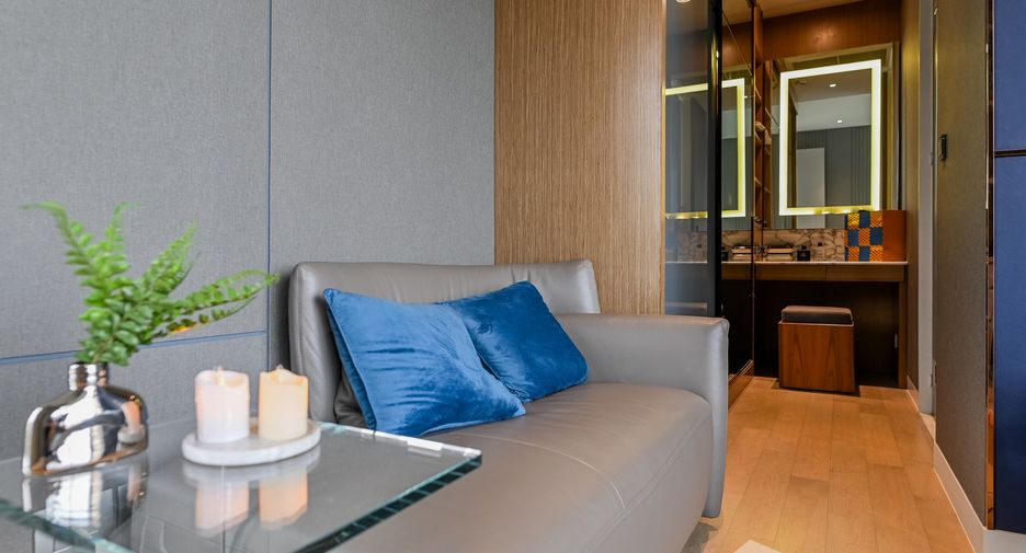 For sale 2 bedrooms condo in Khlong Toei, Bangkok