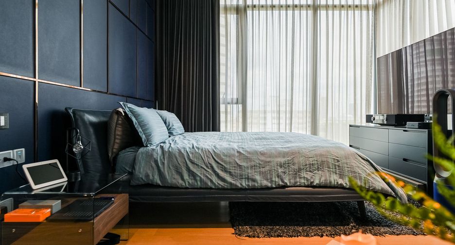 For sale 2 bedrooms condo in Khlong Toei, Bangkok