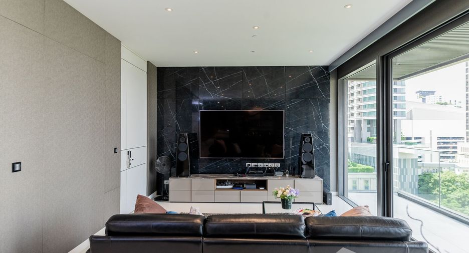 For sale 2 bedrooms condo in Khlong Toei, Bangkok