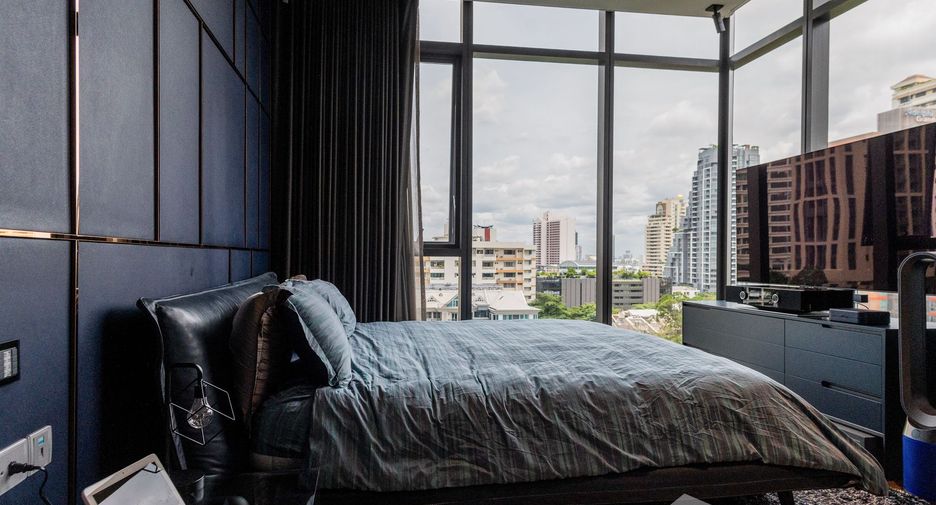 For sale 2 bedrooms condo in Khlong Toei, Bangkok