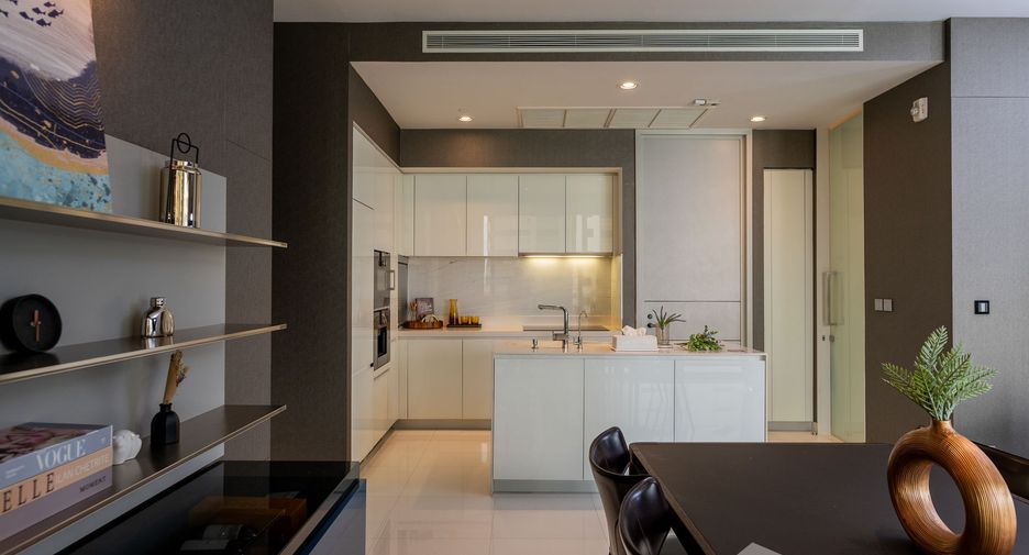 For sale 2 bedrooms condo in Khlong Toei, Bangkok