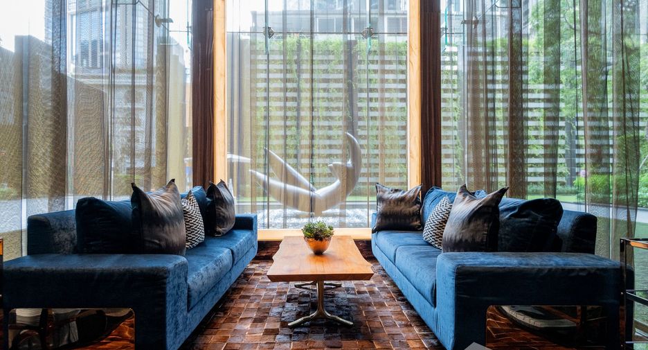 For sale 2 bedrooms condo in Khlong Toei, Bangkok