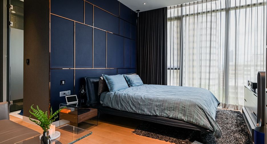 For sale 2 bedrooms condo in Khlong Toei, Bangkok