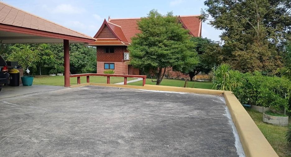 For sale 3 bedrooms house in Cha Am, Phetchaburi