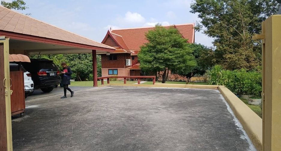 For sale 3 bedrooms house in Cha Am, Phetchaburi