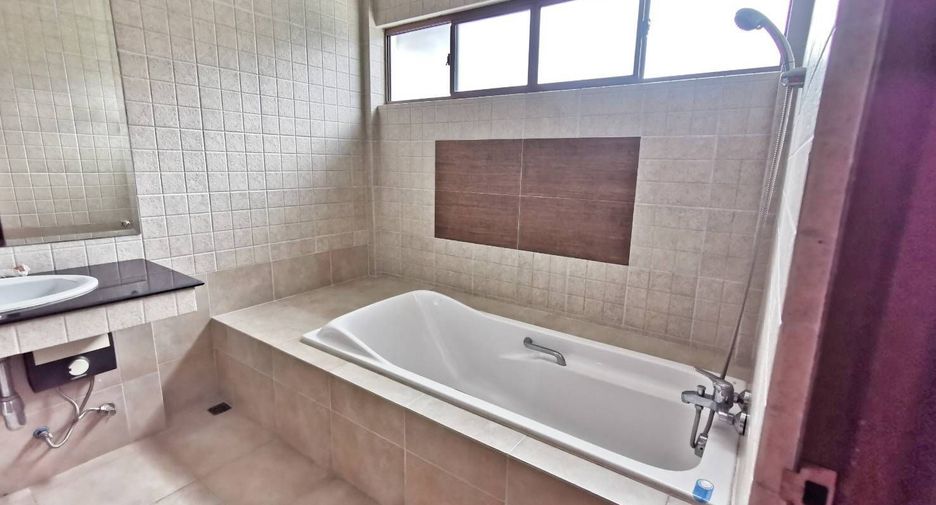 For rent 3 bedrooms villa in Hua Hin, Prachuap Khiri Khan