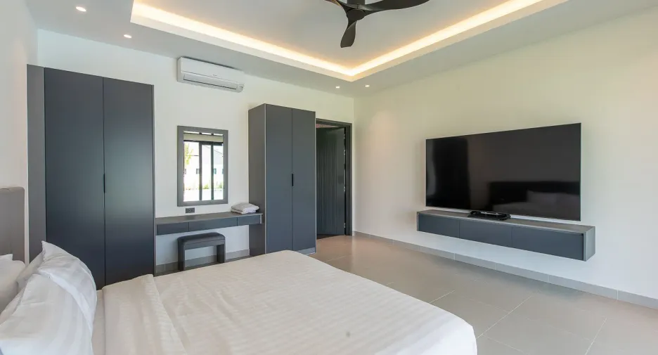 For sale 4 bedrooms villa in Pran Buri, Prachuap Khiri Khan
