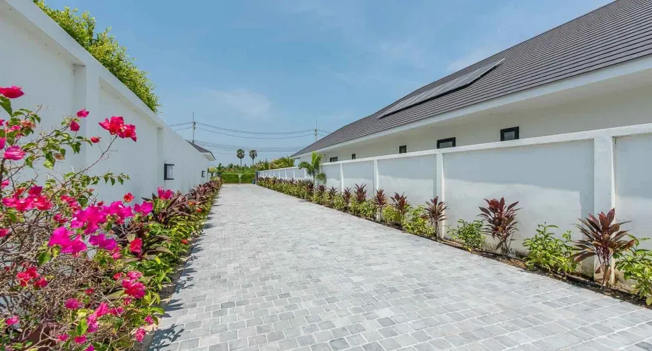For sale 4 bedrooms villa in Pran Buri, Prachuap Khiri Khan