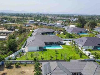 For sale 4 bedrooms villa in Pran Buri, Prachuap Khiri Khan