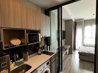 À vendre et à louer studio condo à Watthana, Bangkok