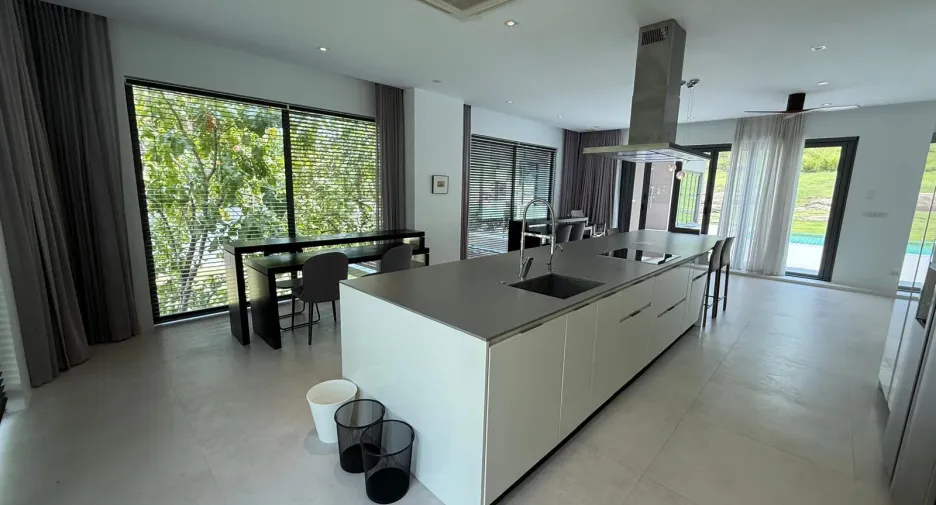 For sale 5 bedrooms villa in Hua Hin, Prachuap Khiri Khan