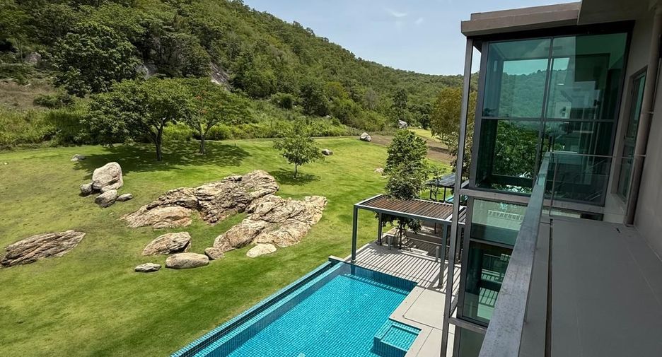 For sale 5 bedrooms villa in Hua Hin, Prachuap Khiri Khan