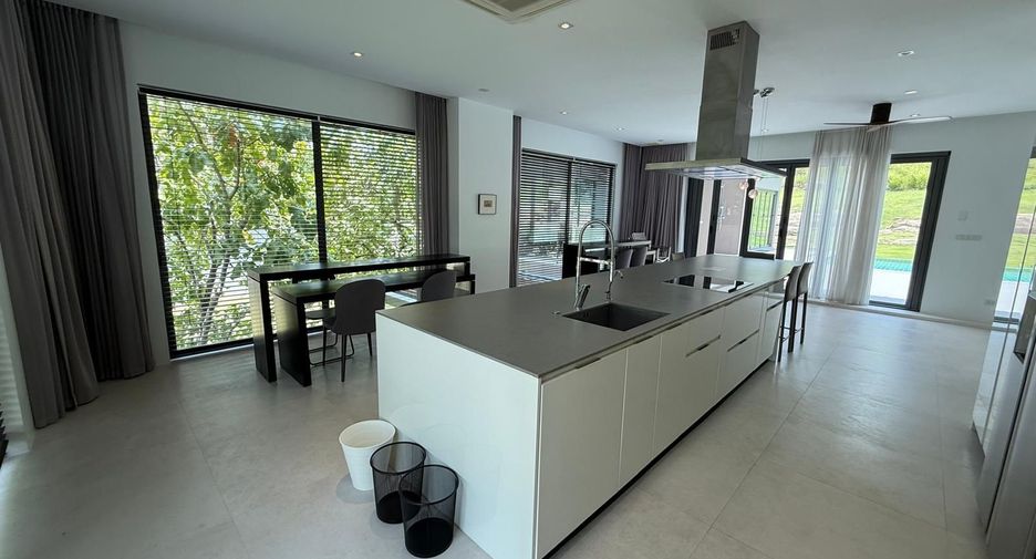 For sale 5 bedrooms villa in Hua Hin, Prachuap Khiri Khan