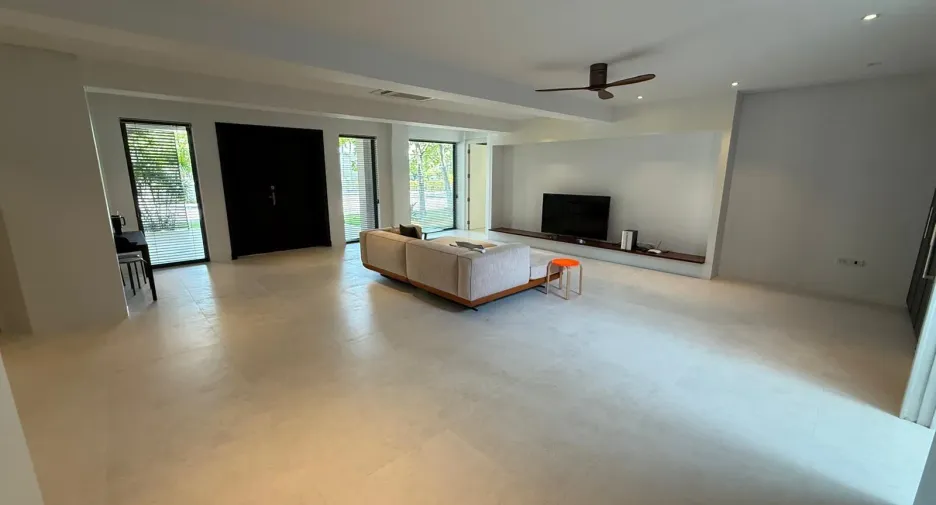 For sale 5 bedrooms villa in Hua Hin, Prachuap Khiri Khan