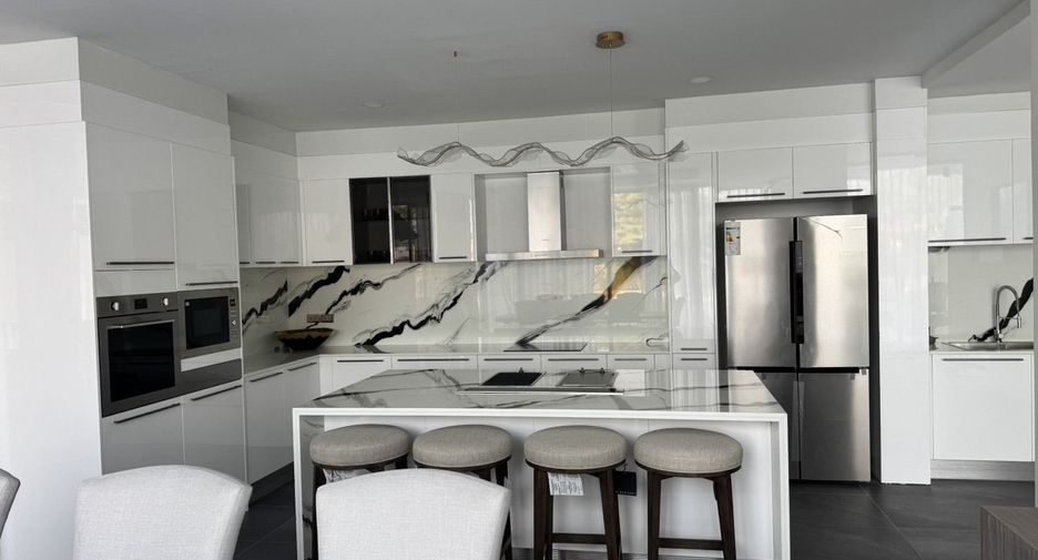 For sale 4 bedrooms house in Cha Am, Phetchaburi