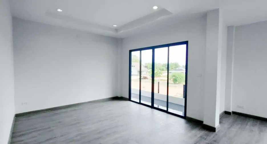 For sale 4 ベッドルーム house in San Sai, Chiang Mai