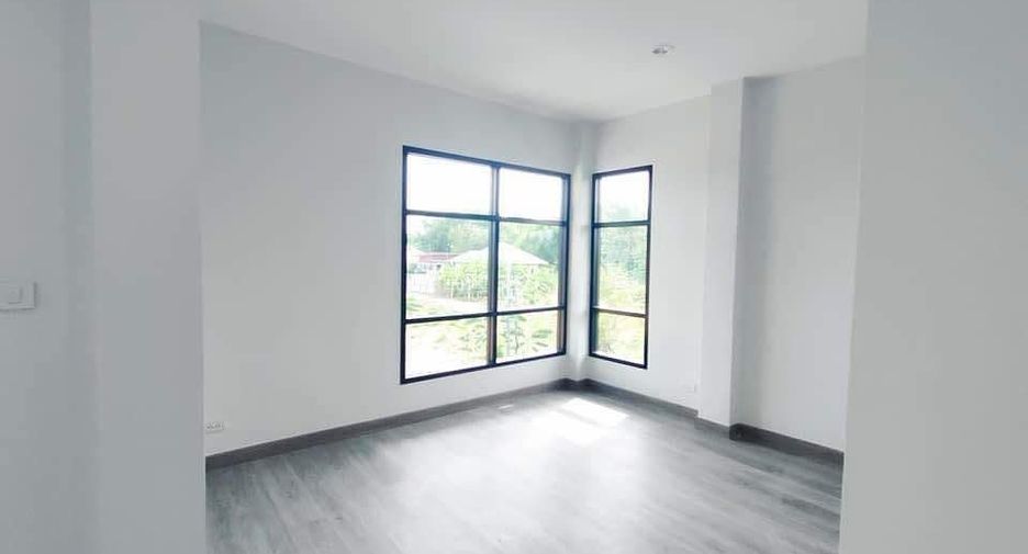 For sale 4 ベッドルーム house in San Sai, Chiang Mai