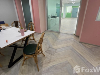 Продажа и аренда 4 спальни таунхаус в Чатучак, Бангкок