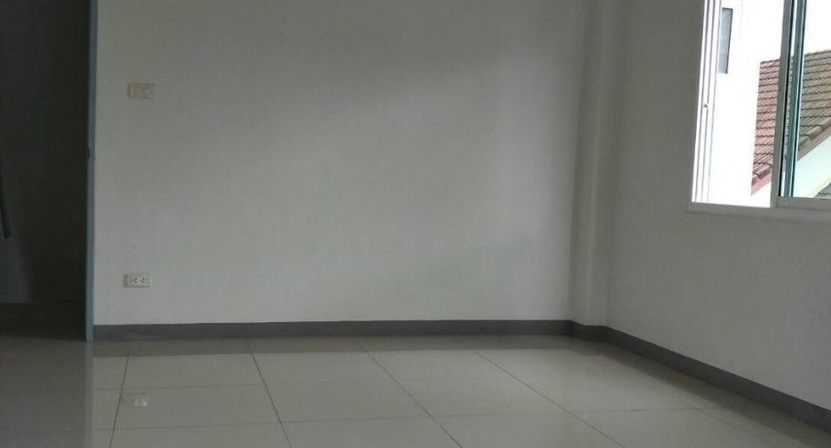 For sale 2 bedrooms townhouse in Mueang Chiang Mai, Chiang Mai