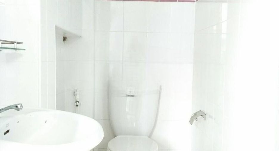 For sale 2 bedrooms townhouse in Mueang Chiang Mai, Chiang Mai