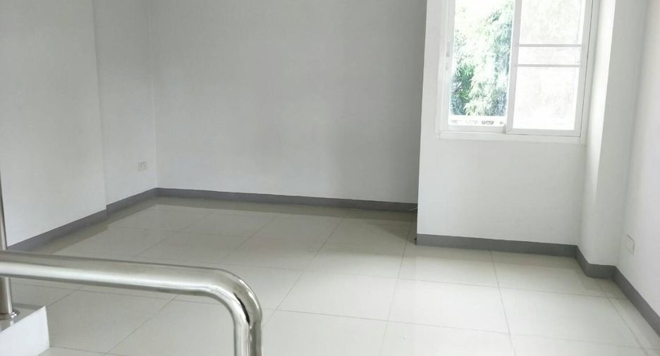 For sale 2 bedrooms townhouse in Mueang Chiang Mai, Chiang Mai