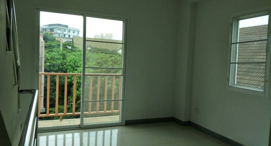 For sale 2 bedrooms townhouse in Mueang Chiang Mai, Chiang Mai