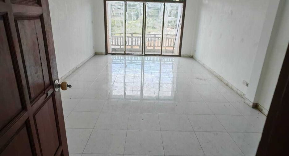 For sale 4 bedrooms townhouse in Ko Samui, Surat Thani