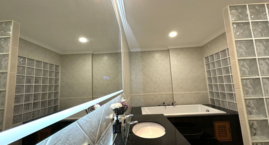 For sale and for rent 2 bedrooms condo in Bang Lamung, Chonburi