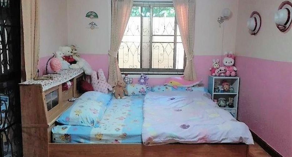 For sale 4 bedrooms house in San Kamphaeng, Chiang Mai