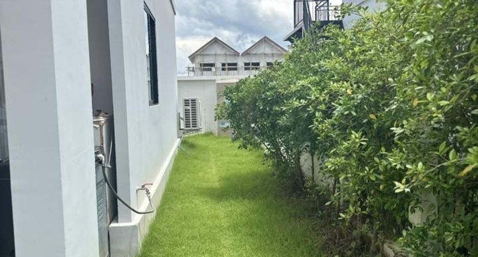 For rent 4 ベッドルーム townhouse in San Sai, Chiang Mai