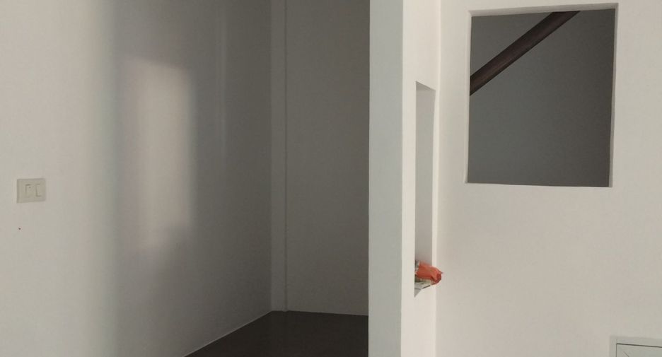 For sale 3 bedrooms townhouse in Bang Khen, Bangkok
