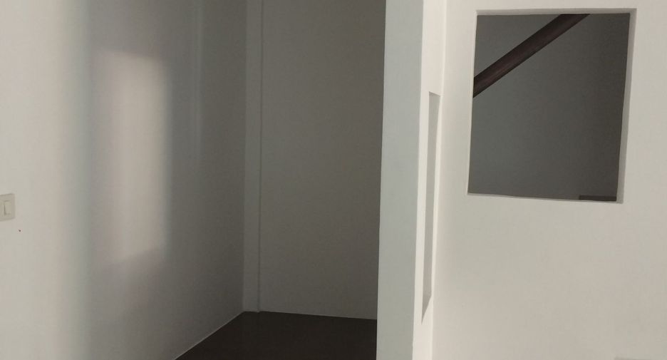 For sale 3 bedrooms townhouse in Bang Khen, Bangkok