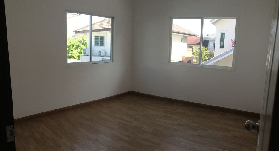 For sale 3 bedrooms townhouse in Bang Khen, Bangkok