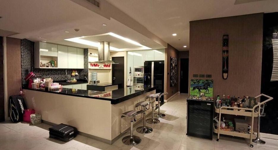 For sale 3 bedrooms condo in Bang Kho Laem, Bangkok