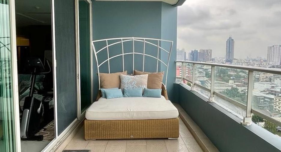 For sale 3 bedrooms condo in Bang Kho Laem, Bangkok