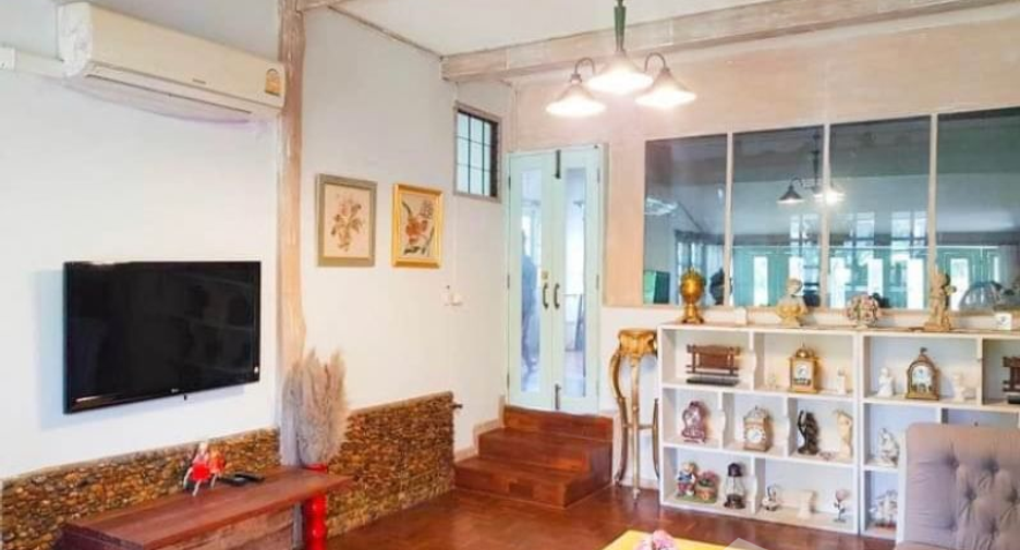 Casa en alquiler de 7 habitaciones en San Sai, Chiang Mai