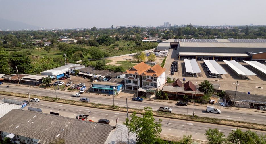 For rent 3 bedrooms retail Space in Saraphi, Chiang Mai