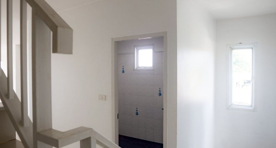 Gewerbefläche zur Miete mit 3 Zimmer in Saraphi, Chiang Mai