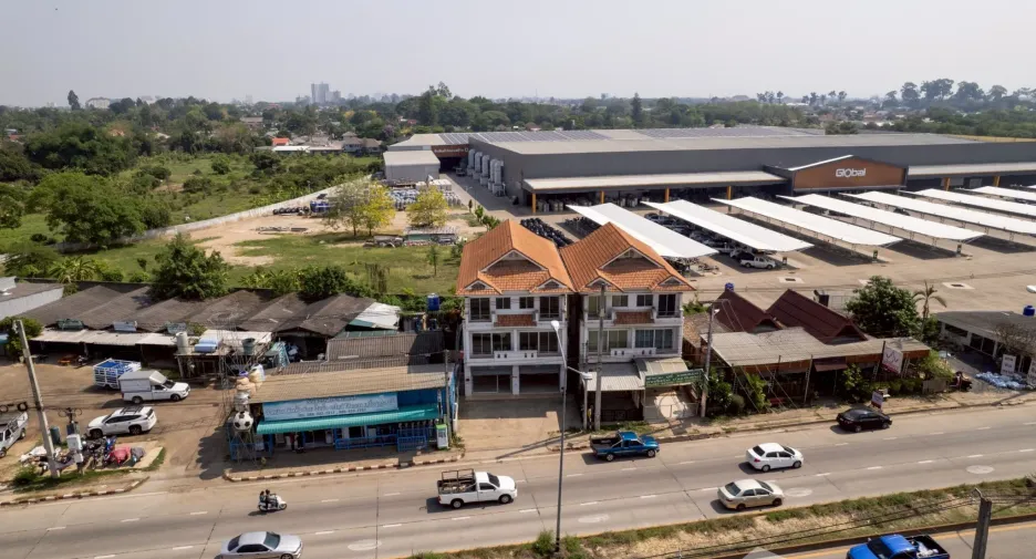 For rent 3 bedrooms retail Space in Saraphi, Chiang Mai
