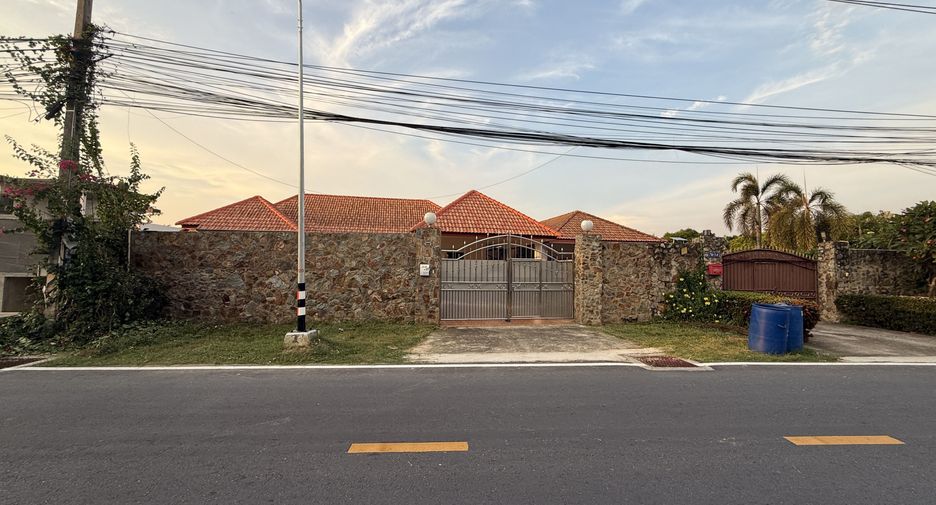 For rent 4 bedrooms house in Bang Lamung, Chonburi