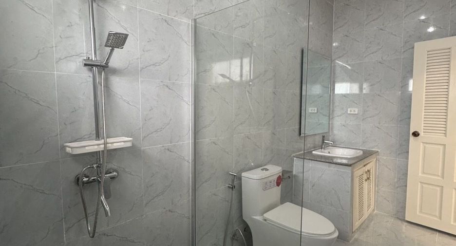 For rent 4 bedrooms house in Bang Lamung, Chonburi