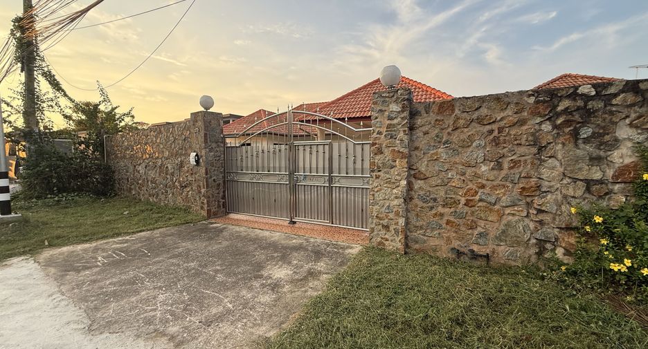 For rent 4 bedrooms house in Bang Lamung, Chonburi