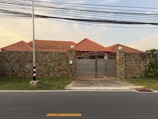 For rent 4 bedrooms house in Bang Lamung, Chonburi