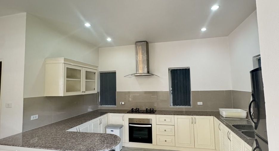 For rent 4 bedrooms house in Bang Lamung, Chonburi